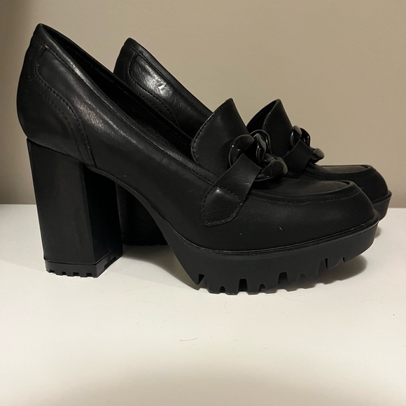 Steve Madden loafer style heel - Picture 3 of 6